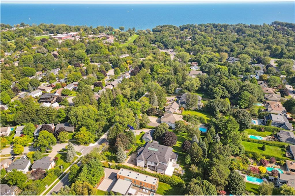 392 Fourth Line, Oakville