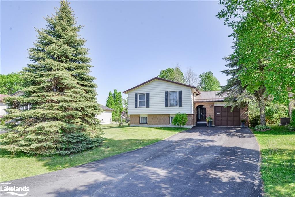 447 Mooney Crescent