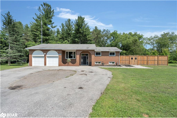4449 Penetanguishene Road, Hillsdale