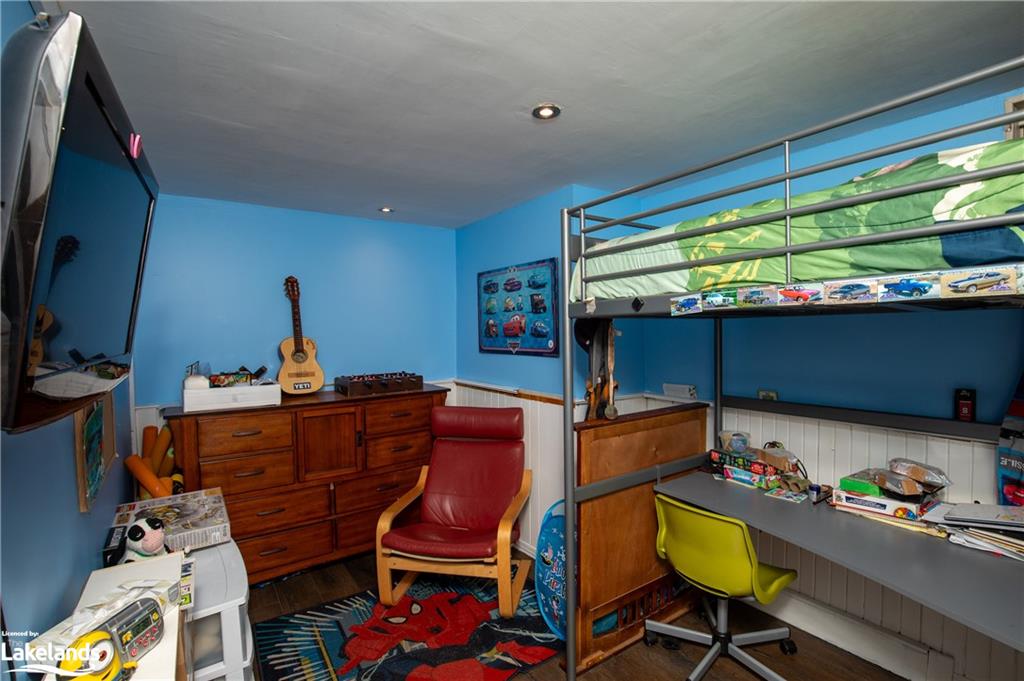 46 Dalton Crescent S