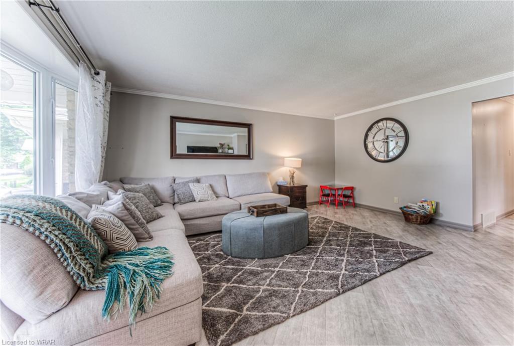 93 Roberts Crescent