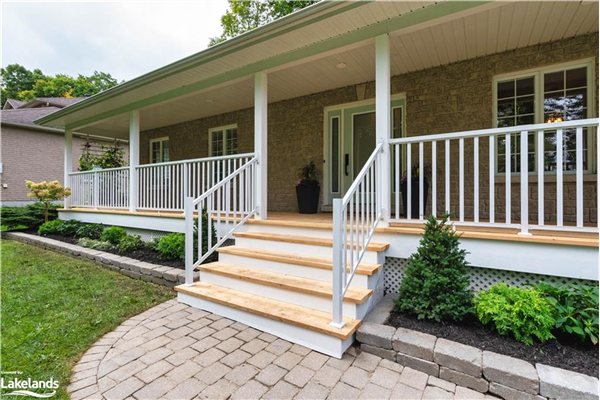 16 Glenhuron Drive, Springwater