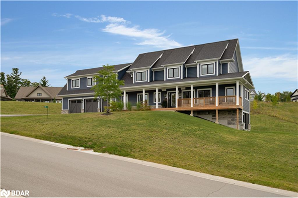 28 Thoroughbred Drive, Oro-Medonte