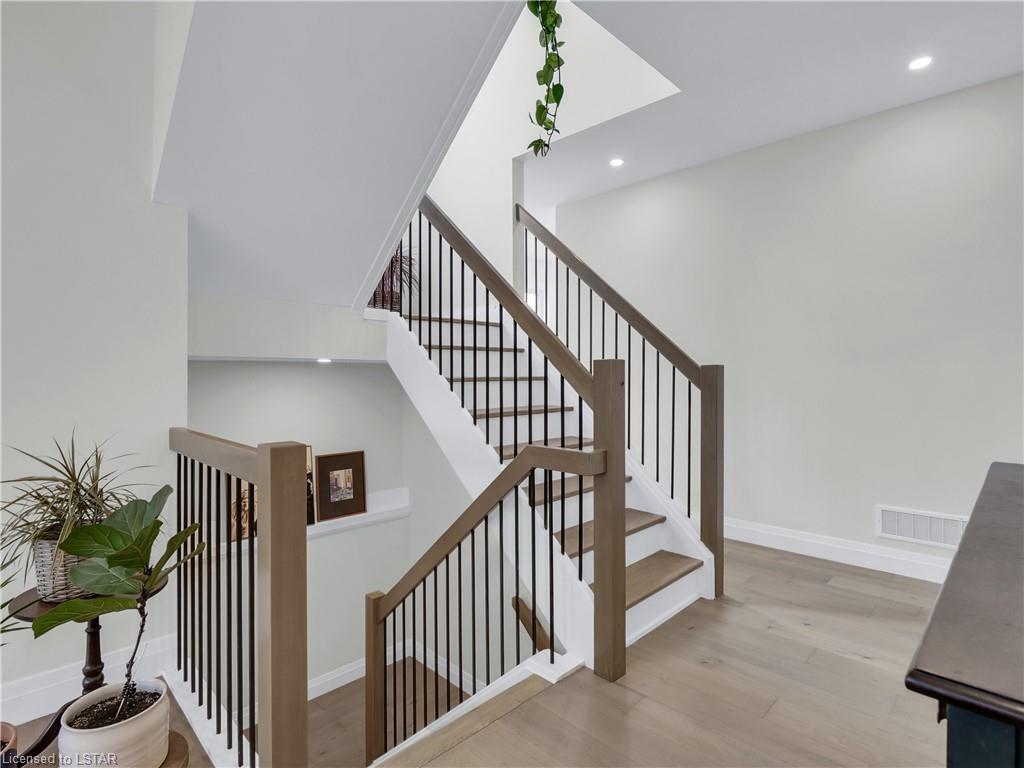 41 Alexander Circle