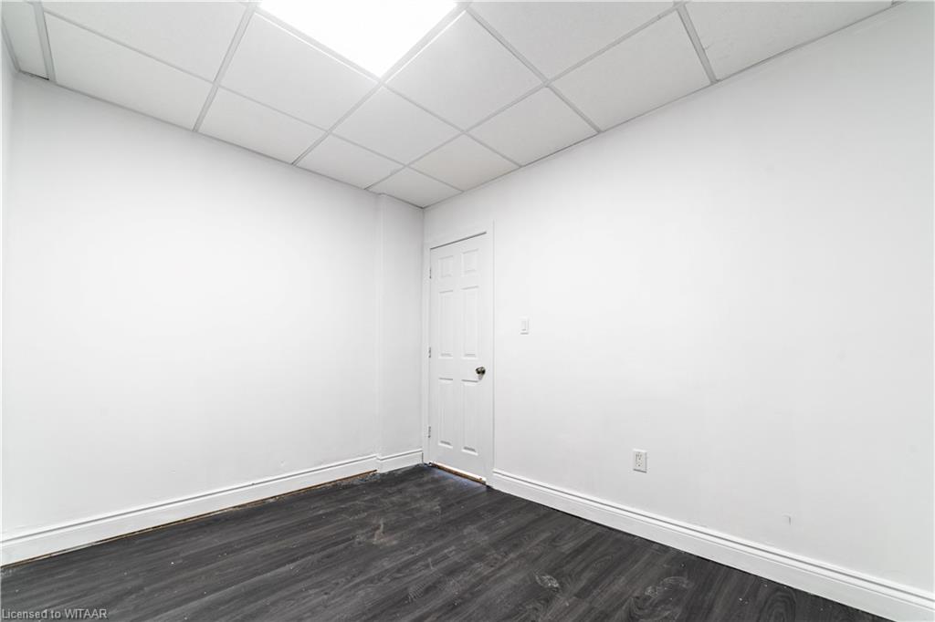 290 Dundas Street