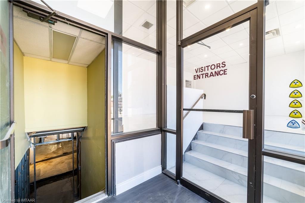 290 Dundas Street