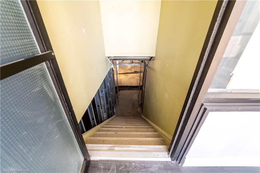 290 Dundas Street