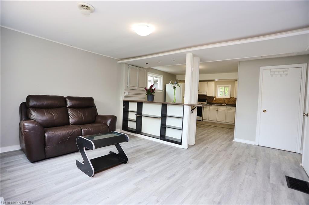 Listing 40484113 - Large Photo # 4