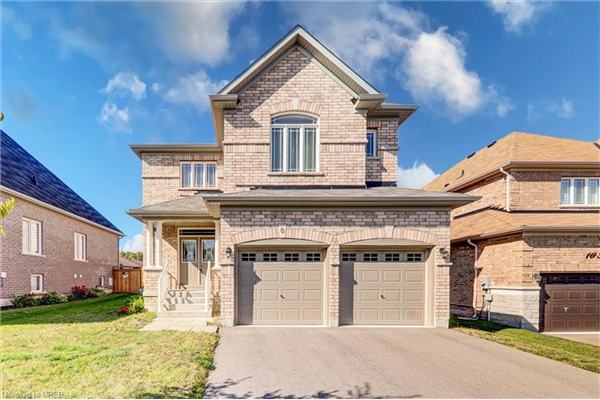 8 Pearl Street, Wasaga Beach
