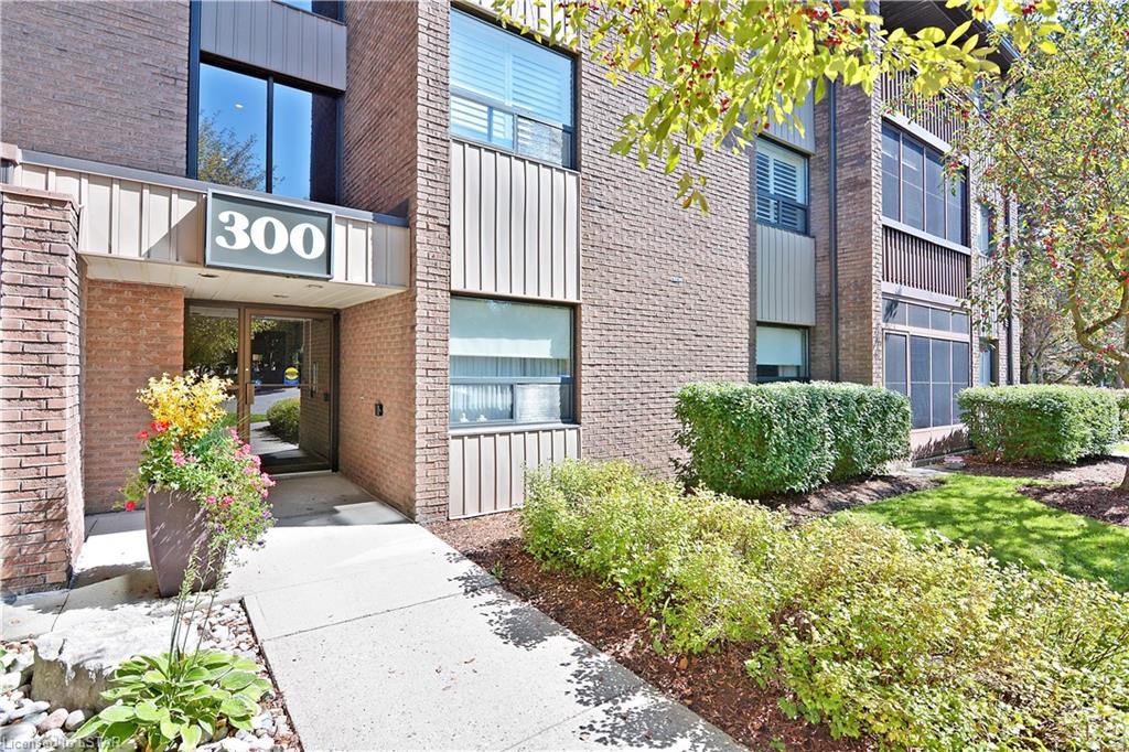 300 Everglade Crescent, #118