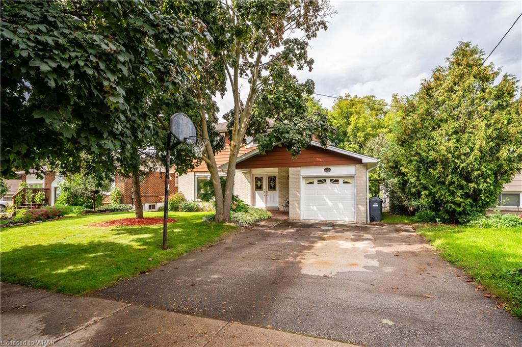558 Woodlawn Road E