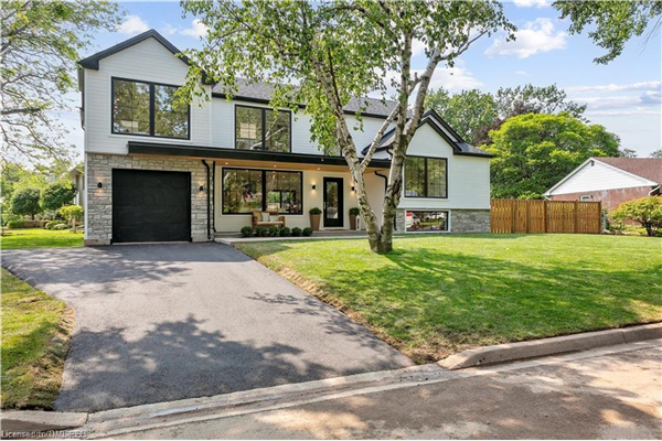 5135 Mulberry Drive, Burlington