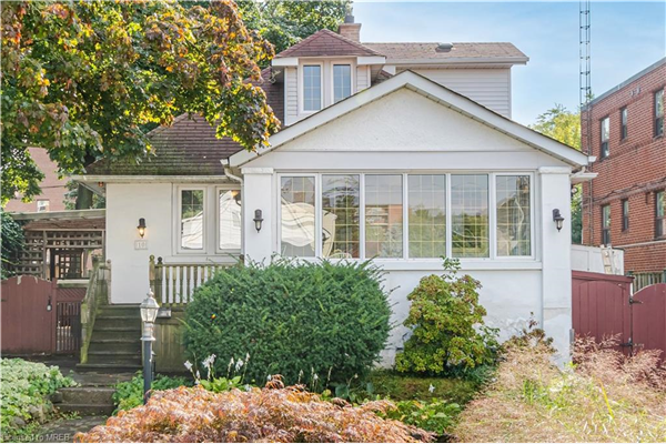 10 Cayuga Avenue, Mississauga