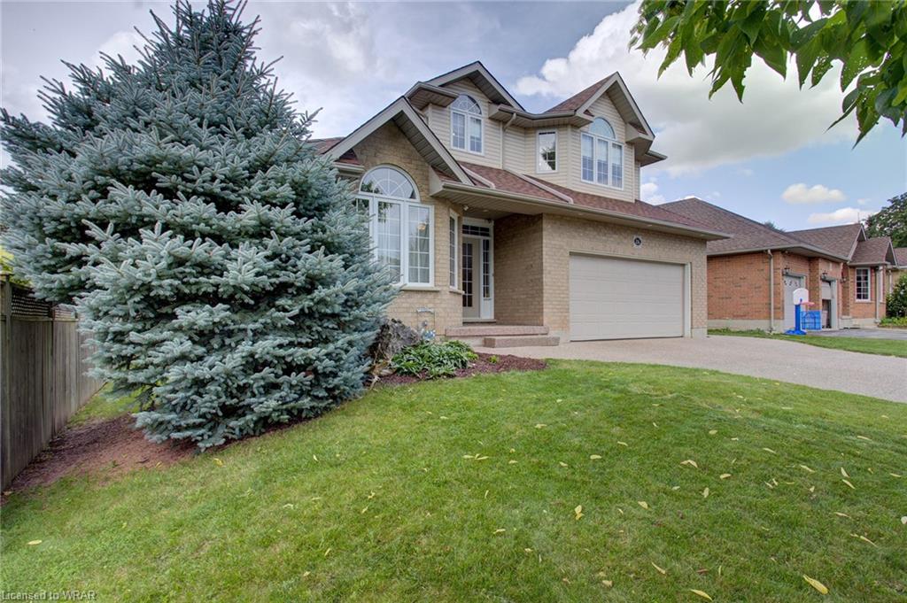 216 Fern Crescent