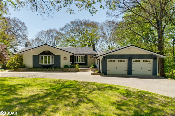 1389 Hendrie Road, Springwater