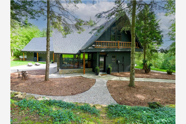 1502 West River Road, Cambridge