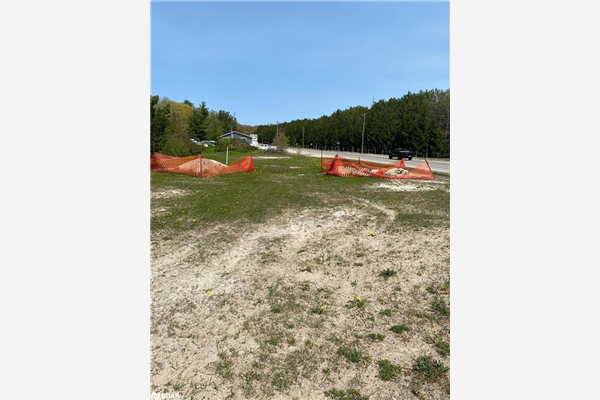 137 Golf Course Road, Wasaga Beach