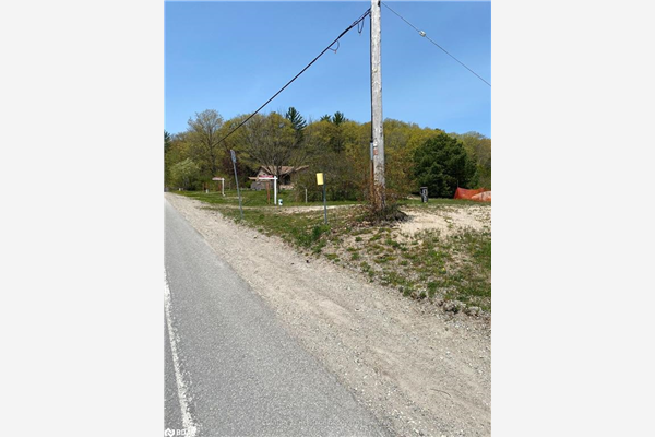 137 Golf Course Road, Wasaga Beach