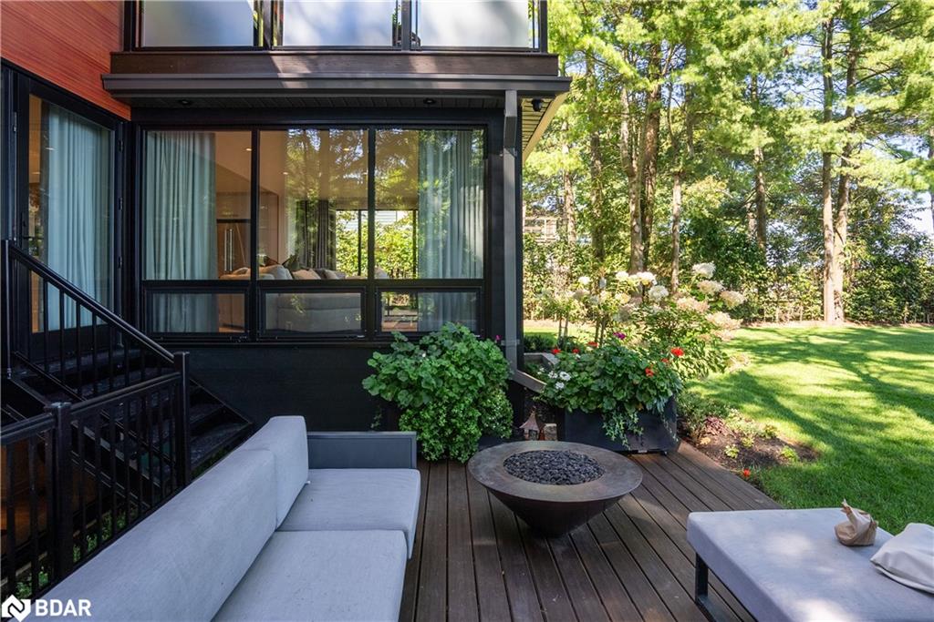 3203 Summer Place