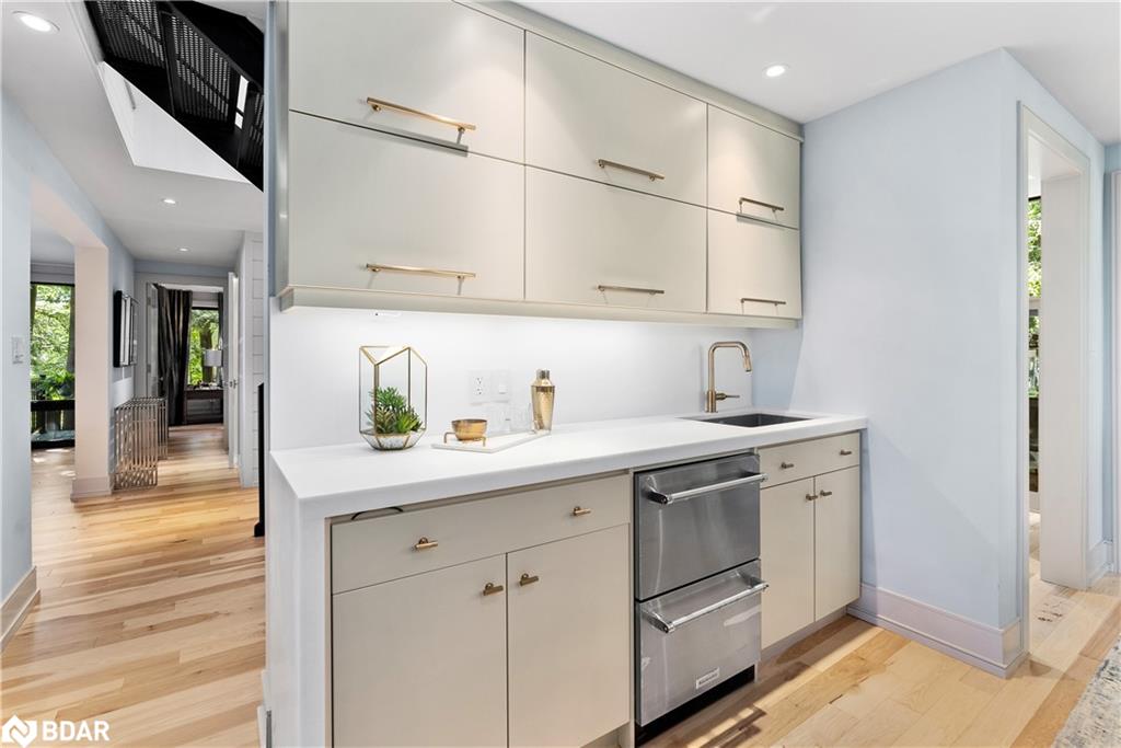 3203 Summer Place