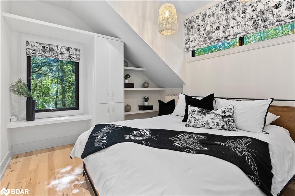 3203 Summer Place