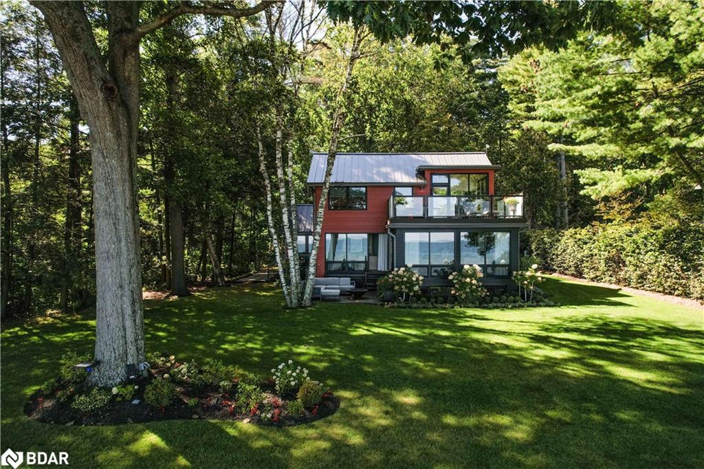 3203 Summer Place