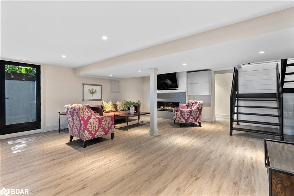 3203 Summer Place