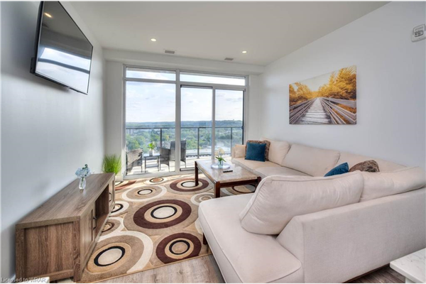 50 Grand Avenue S, Cambridge