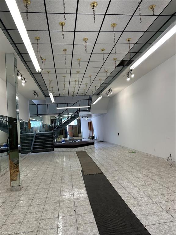 516 Dundas Street