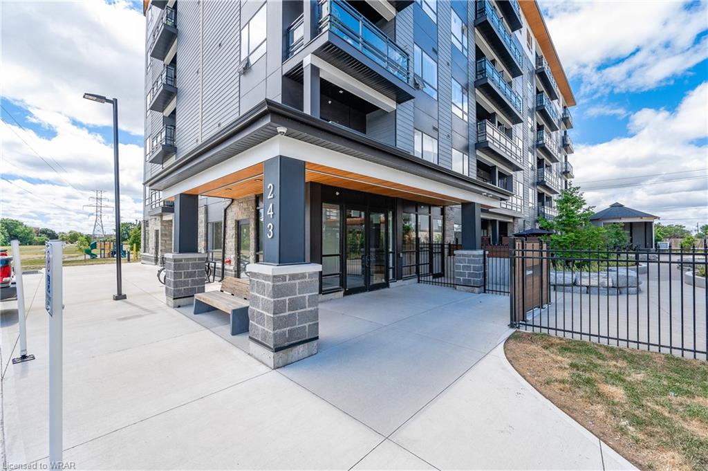 243 Northfield Drive E, #304