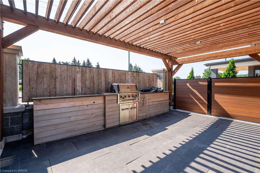 243 Northfield Drive E, #304