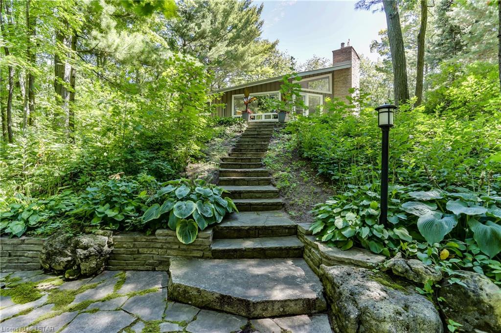4 Frances Crescent