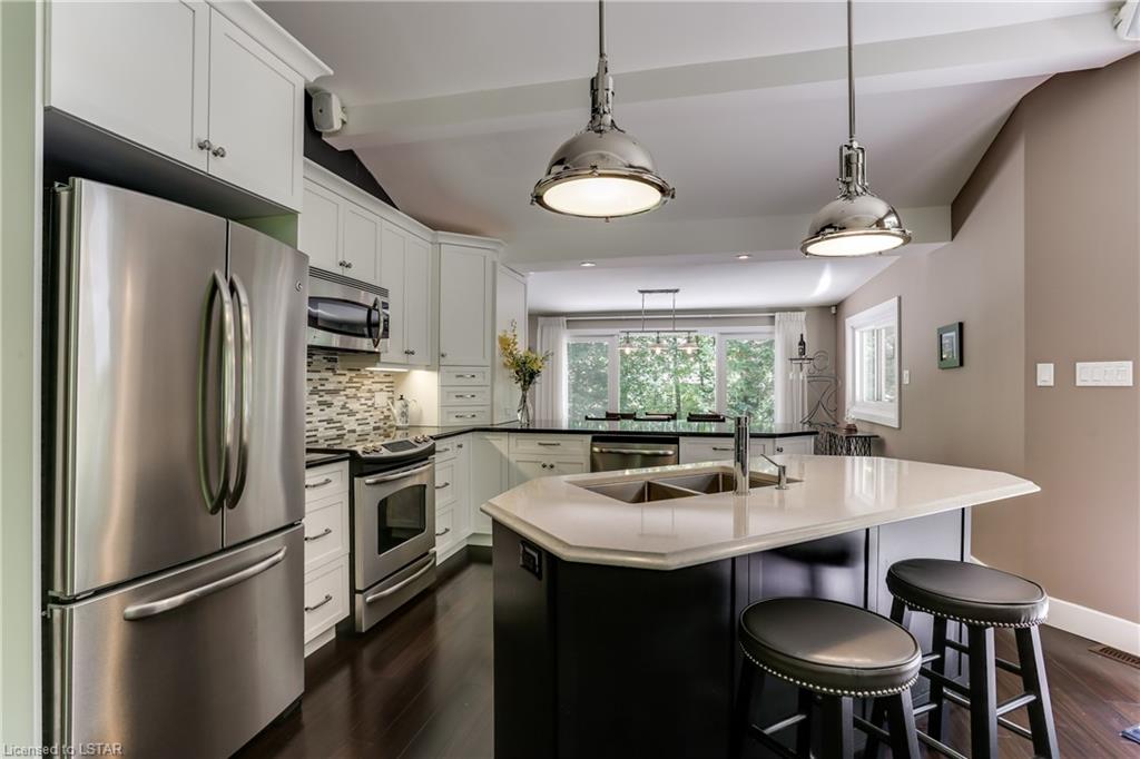 4 Frances Crescent