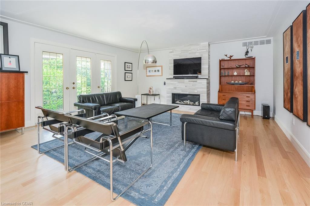 22 Lyle Place