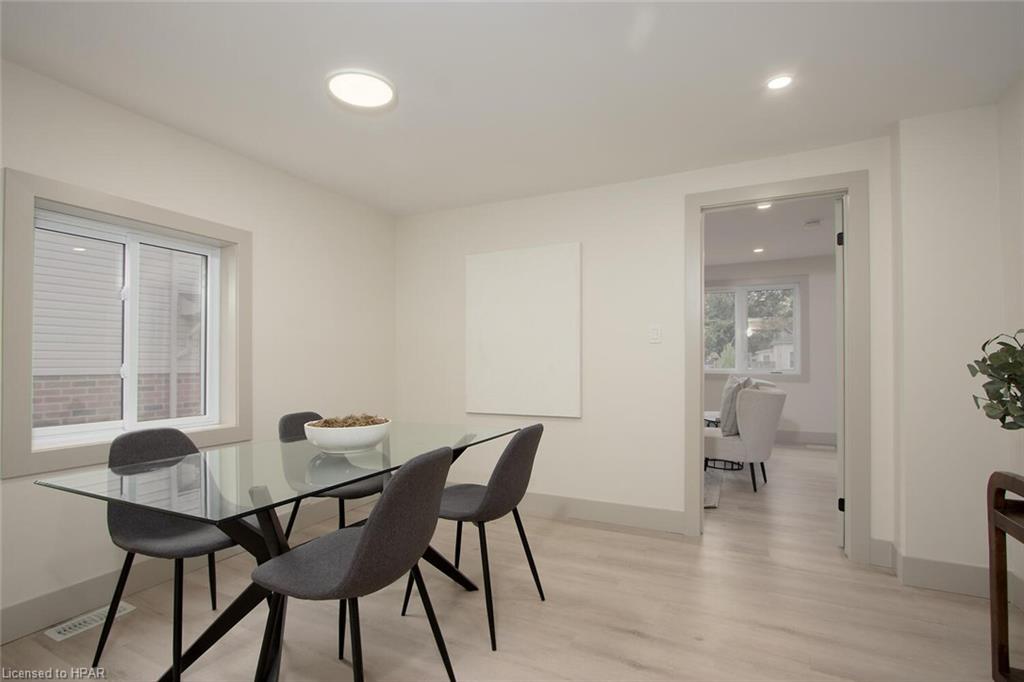 22 Cobourg Lane