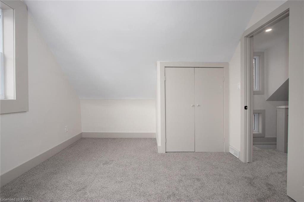 22 Cobourg Lane