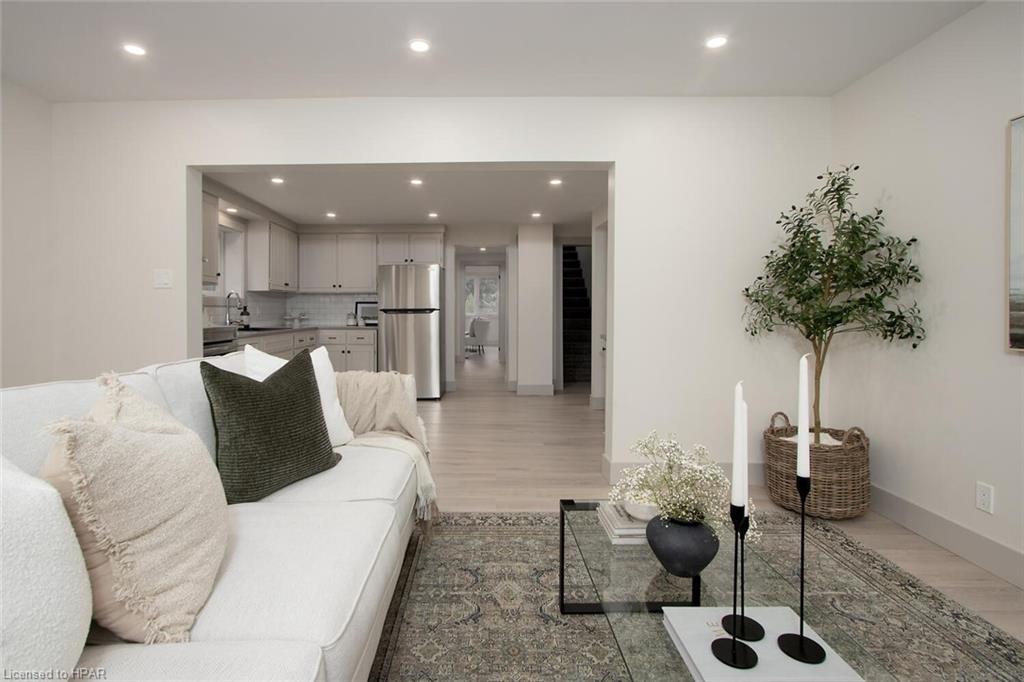 22 Cobourg Lane