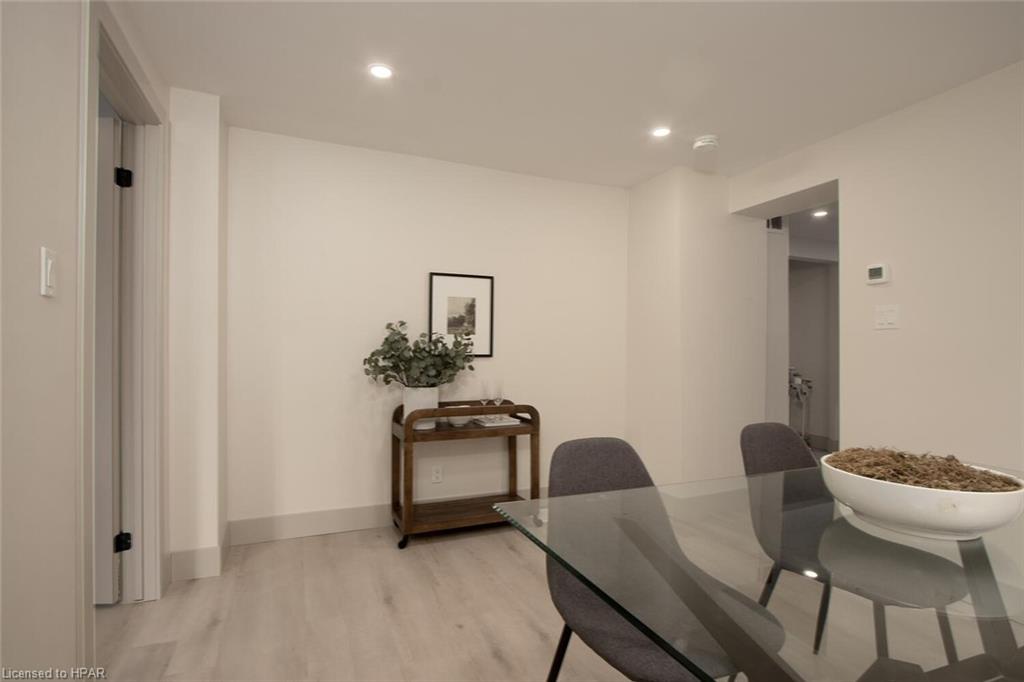 22 Cobourg Lane