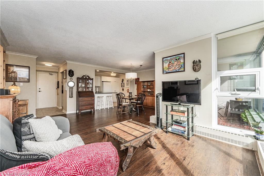 19 Woodlawn Road E, #516