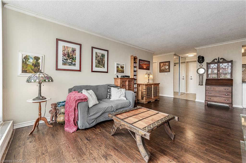 19 Woodlawn Road E, #516