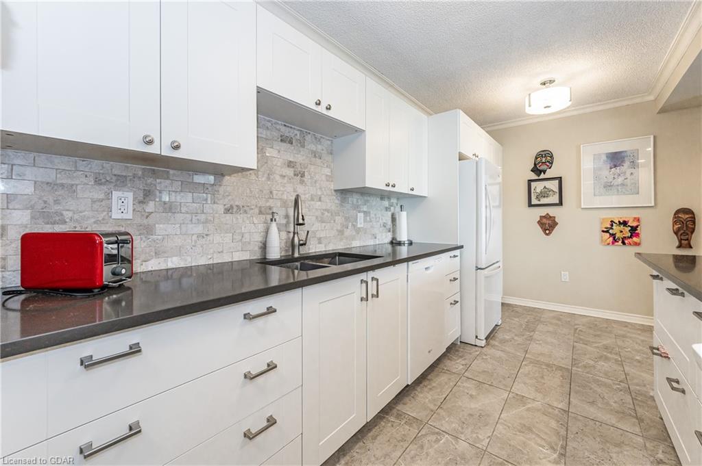 19 Woodlawn Road E, #516