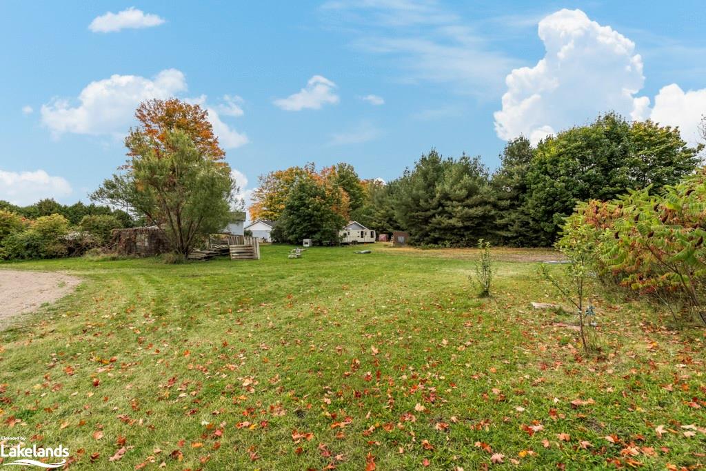 1008 Rainbow Valley Road W
