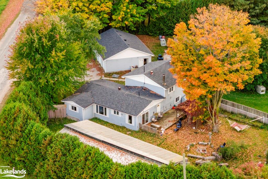 1008 Rainbow Valley Road W