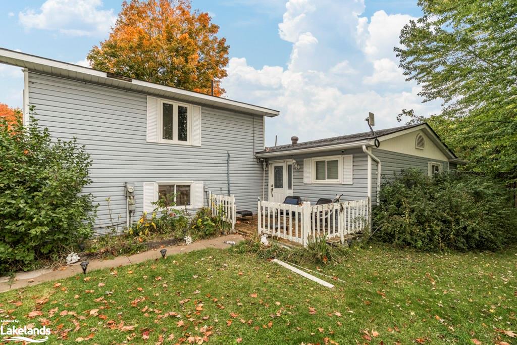1008 Rainbow Valley Road W