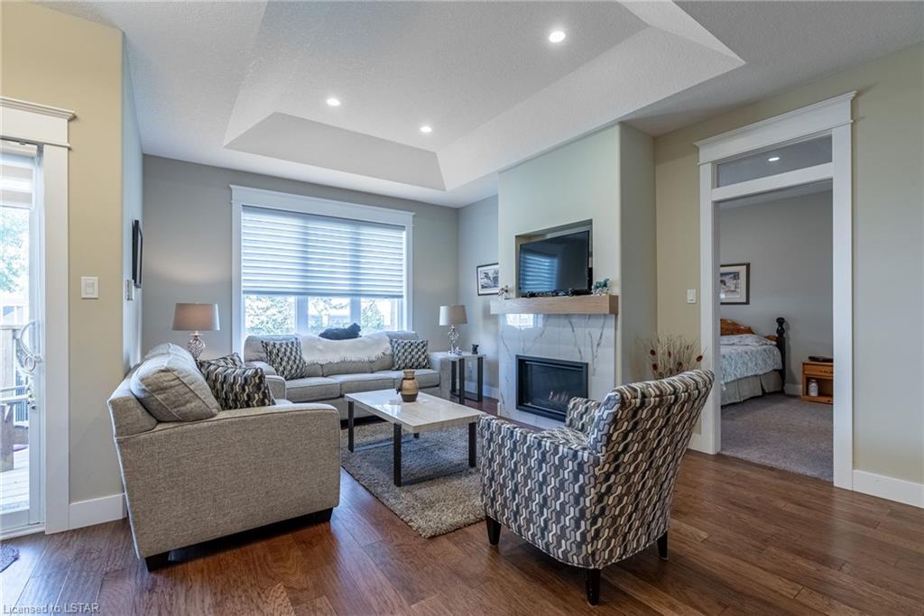 21 Creek Side Place