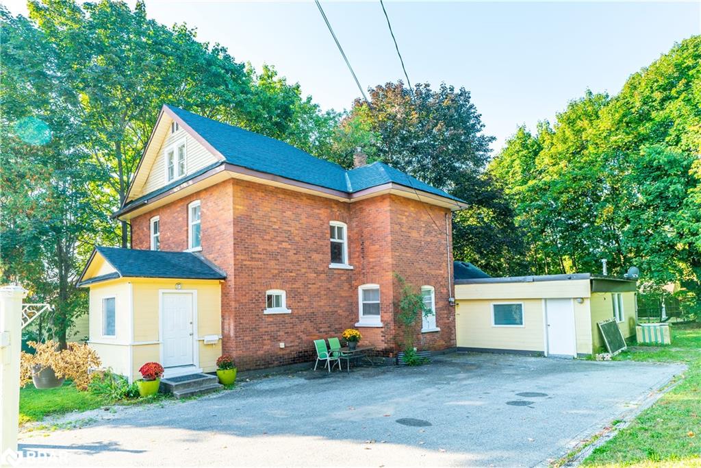 105 Douglas Street