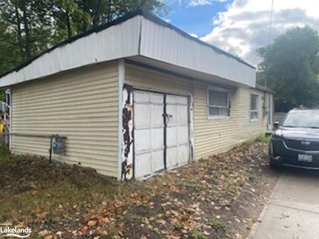 2045 River Road W