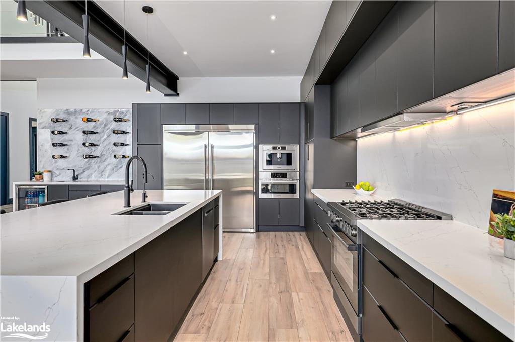 4 Raintree Court