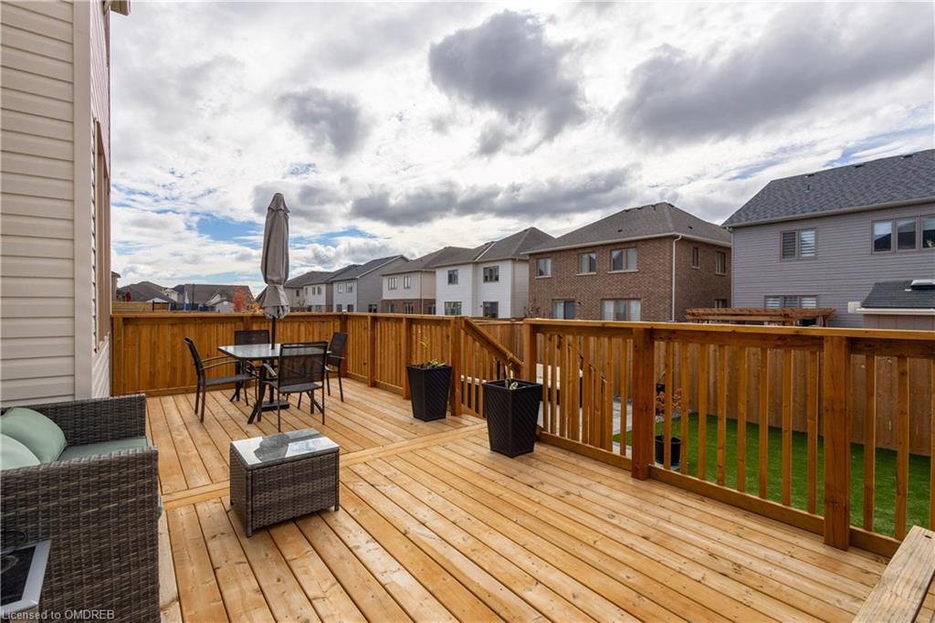 145 Harpin Way E