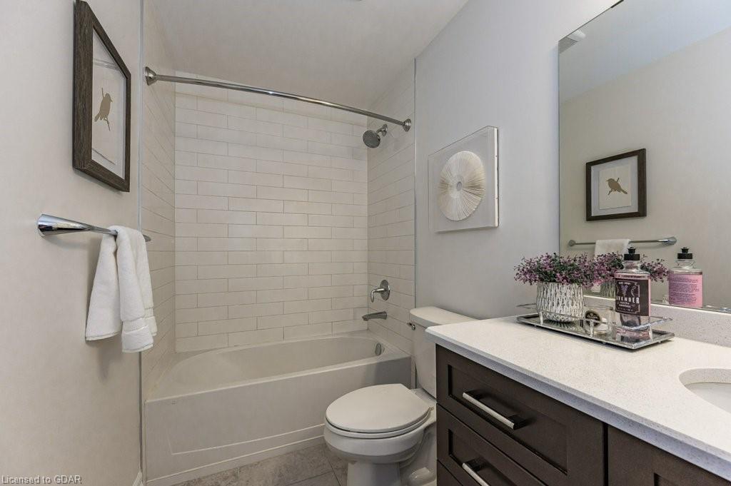 150 Wellington Street E, #1105